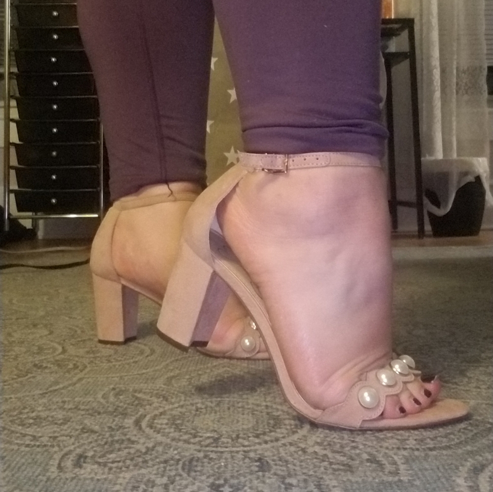 Jessica Simpson pearled highheels - Picture 5 of 6